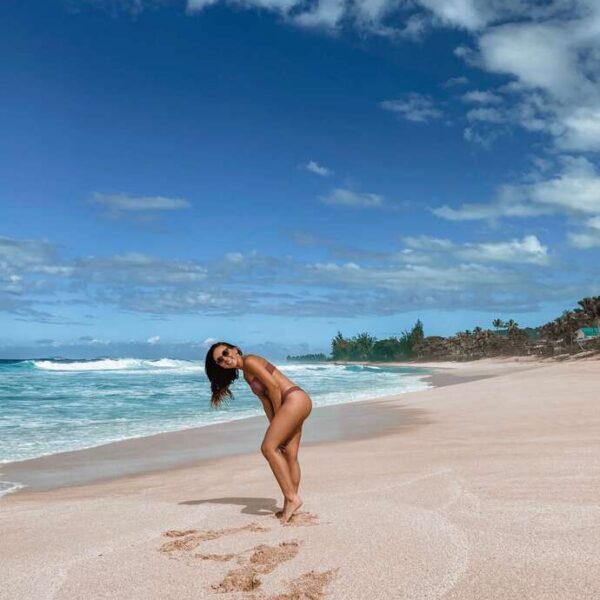 Fun afternoon in Oahu's North Shore, with amazing white sand and blue water